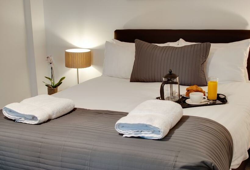 شقة غرفتين, Base Serviced Apartments Cumberland Apartments