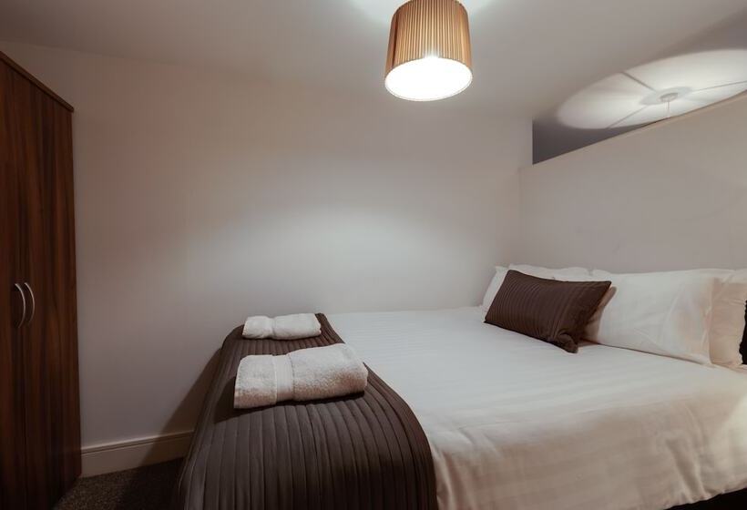 شقة غرفتين, Base Serviced Apartments Cumberland Apartments