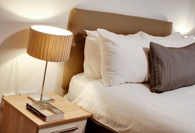 شقة غرفة واحدة, Base Serviced Apartments Cumberland Apartments