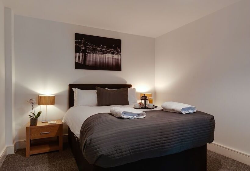 Апартаменты 2 Спальни, Base Serviced Apartments   Cumberland Apartments