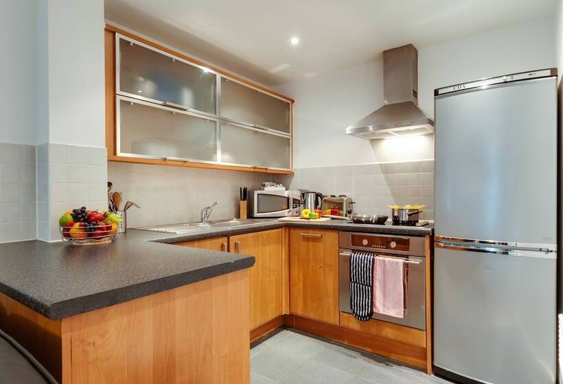 شقة غرفة واحدة, Base Serviced Apartments Cumberland Apartments