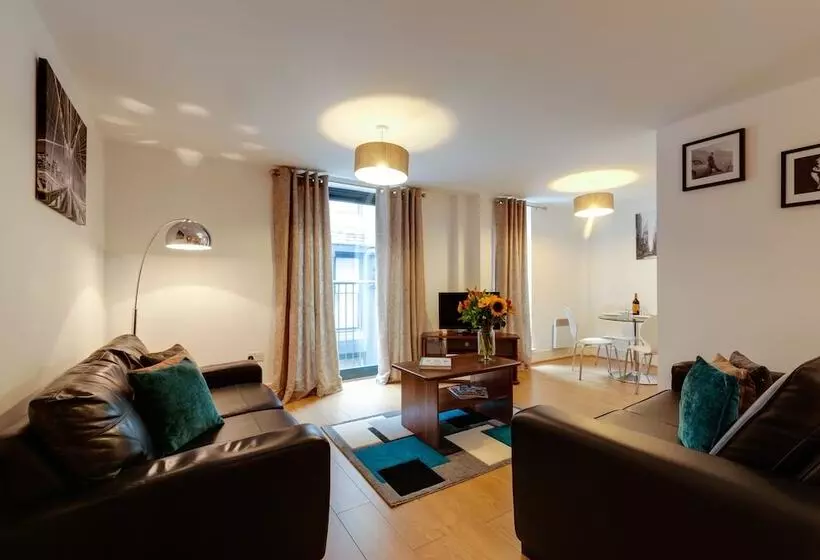 آپارتمان 1 خوابه, Base Serviced Apartments   Cumberland Apartments