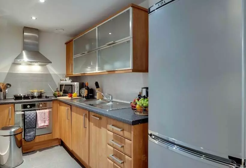 آپارتمان 2 خوابه, Base Serviced Apartments   Cumberland Apartments