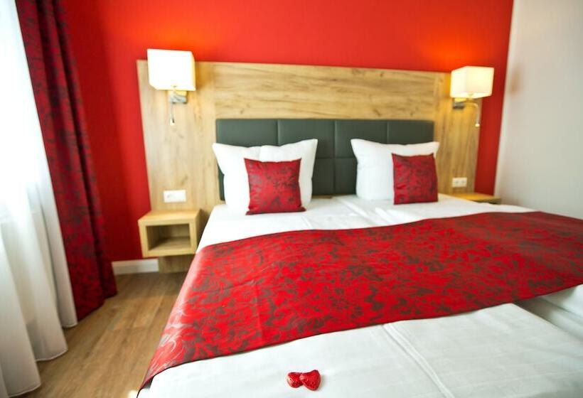 ジュニアスイート, Das Kleine Glück   Adults Only