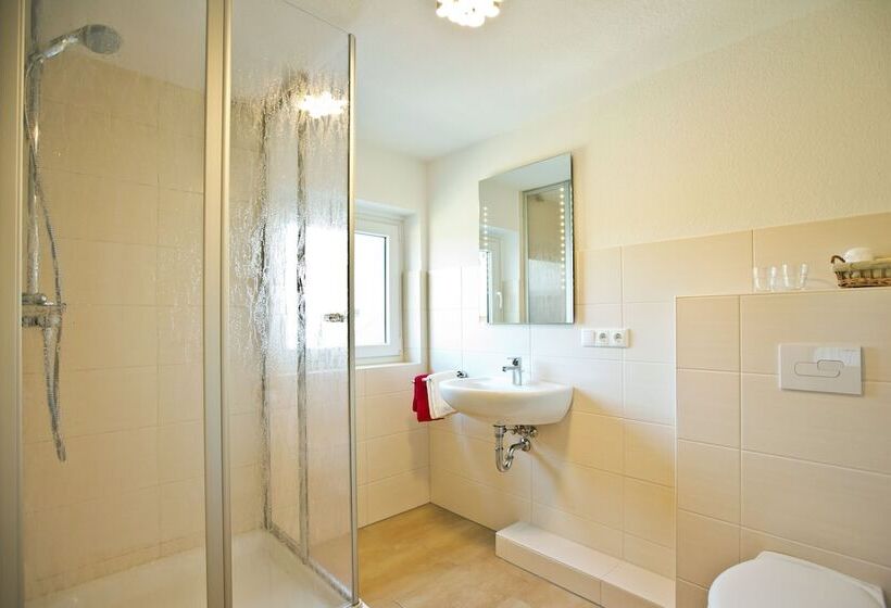 デラックススイート, Das Kleine Glück   Adults Only