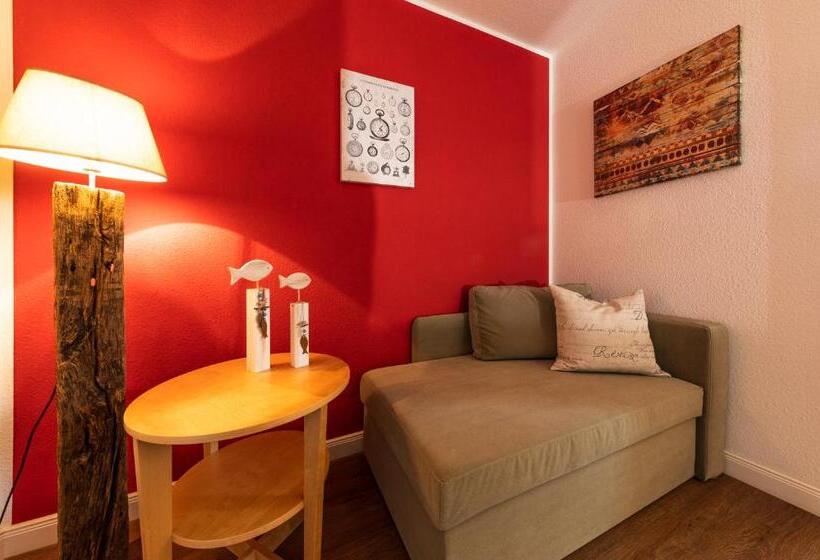 ジュニアスイート, Das Kleine Glück   Adults Only