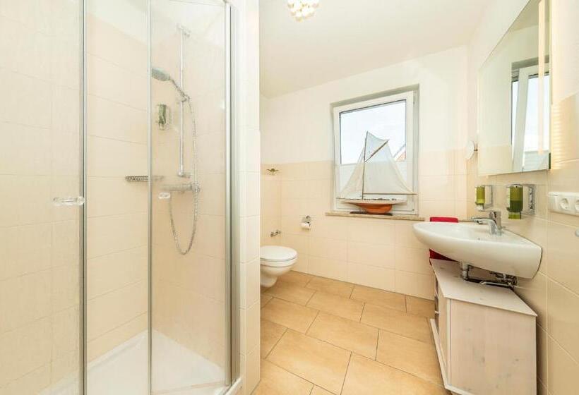 ジュニアスイート, Das Kleine Glück   Adults Only