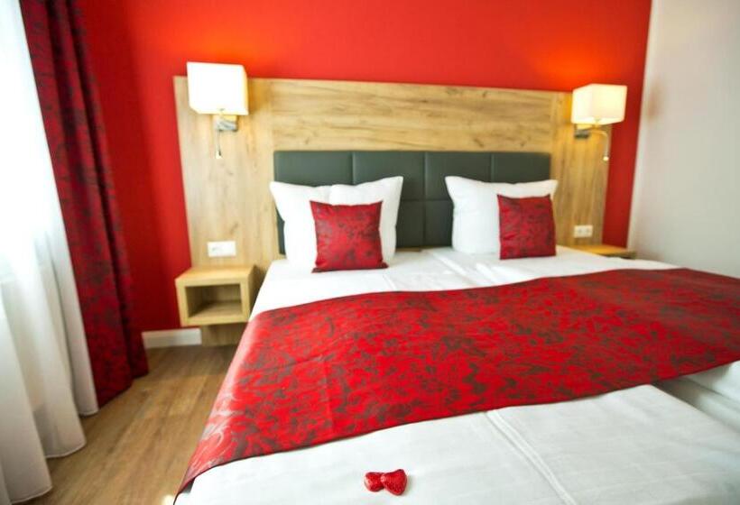 デラックスジュニアスイート, Das Kleine Glück   Adults Only