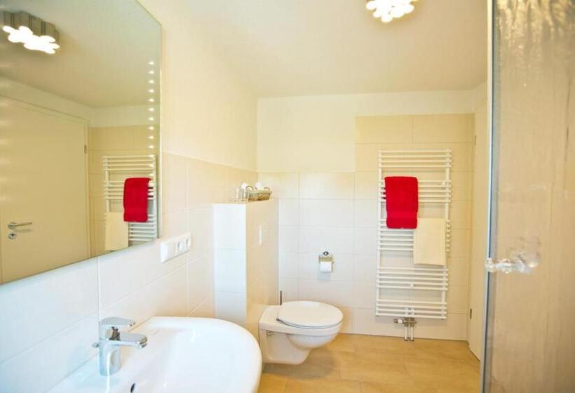 デラックスジュニアスイート, Das Kleine Glück   Adults Only