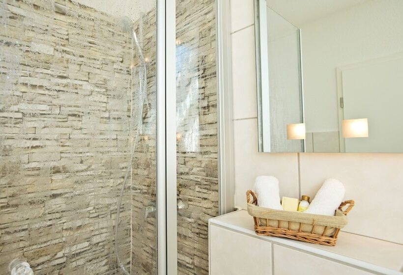 デラックススイート, Das Kleine Glück   Adults Only