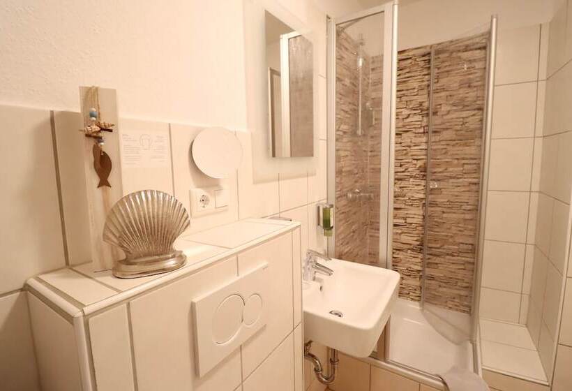 スタンダードルーム, Das Kleine Glück   Adults Only