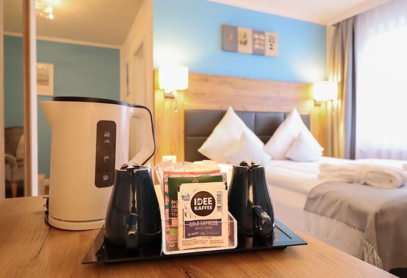 ジュニアスイート, Das Kleine Glück   Adults Only