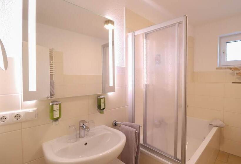 デラックススイート, Das Kleine Glück   Adults Only