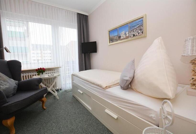 Номер Стандарт Индивидуальный с Балконом, Pension Anjo