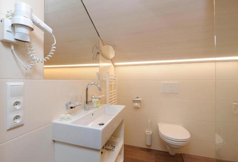 חדר סטנדרט עם מרפסת, Boutiquehotel Das Edelweiss