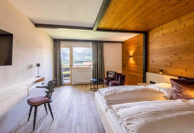 Sviitti Parveke, Boutiquehotel Das Edelweiss