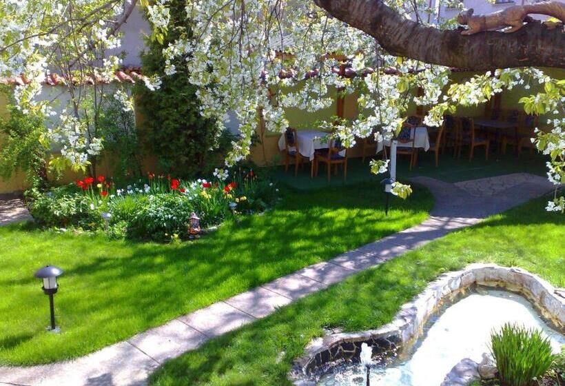 标准三人间, Family Hotel Sonata