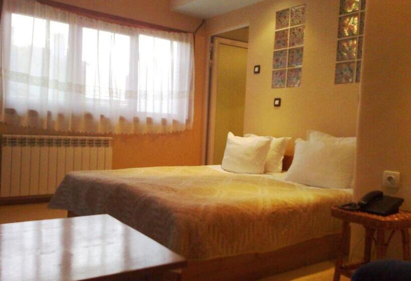 Апартаменты 2 Спальни, Family Hotel Sonata