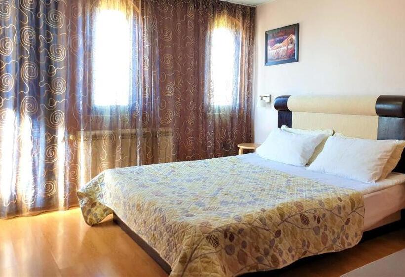 经济房, Family Hotel Sonata