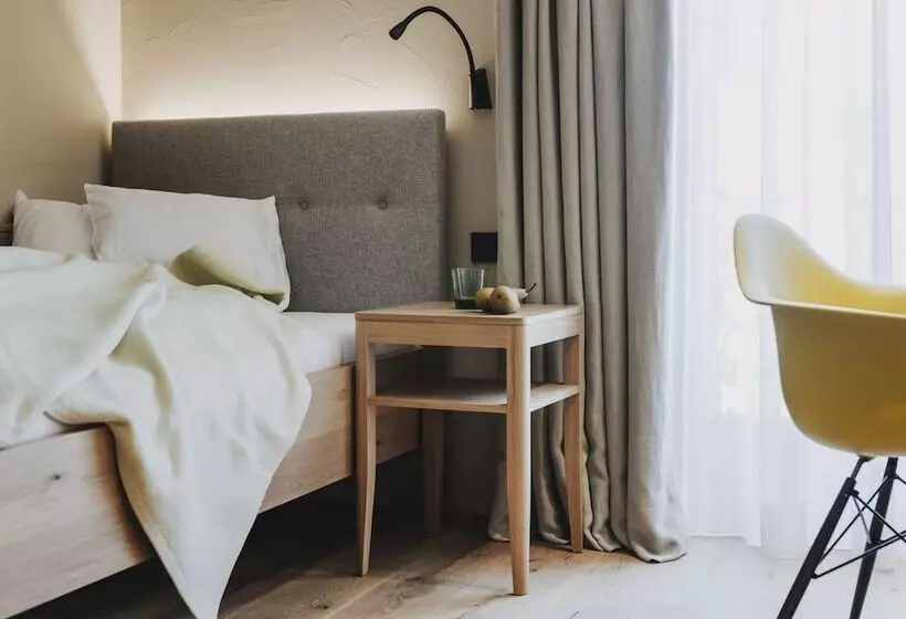 Standard Yhden Hengen Huone, Alpenrose