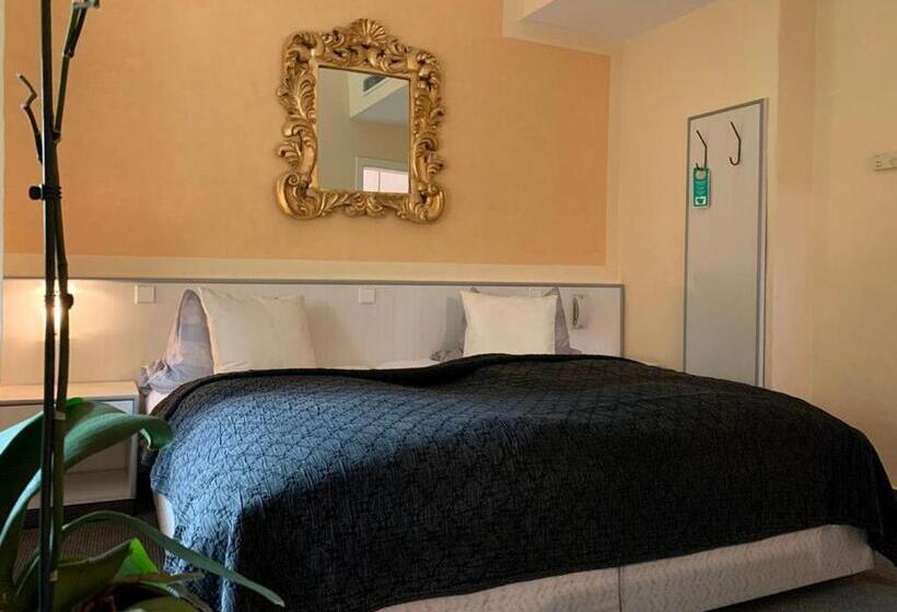 Номер Стандарт, Blaufuchs