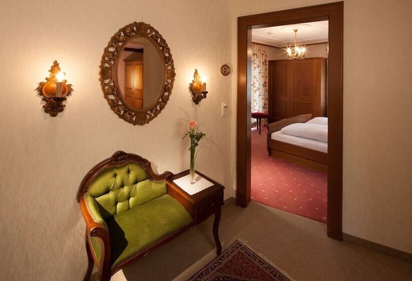 패밀리 룸, Elisabeth