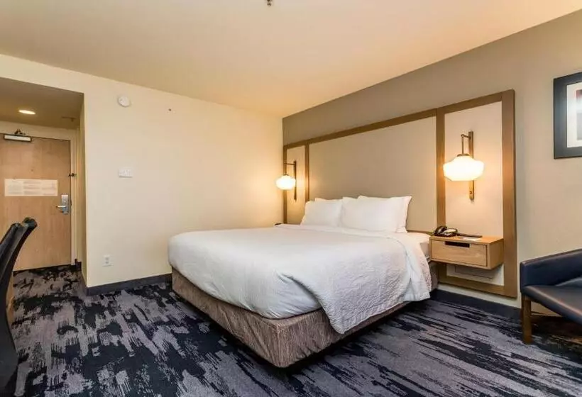 اتاق استاندارد با تخت بزرگ, Fairfield Inn St. George