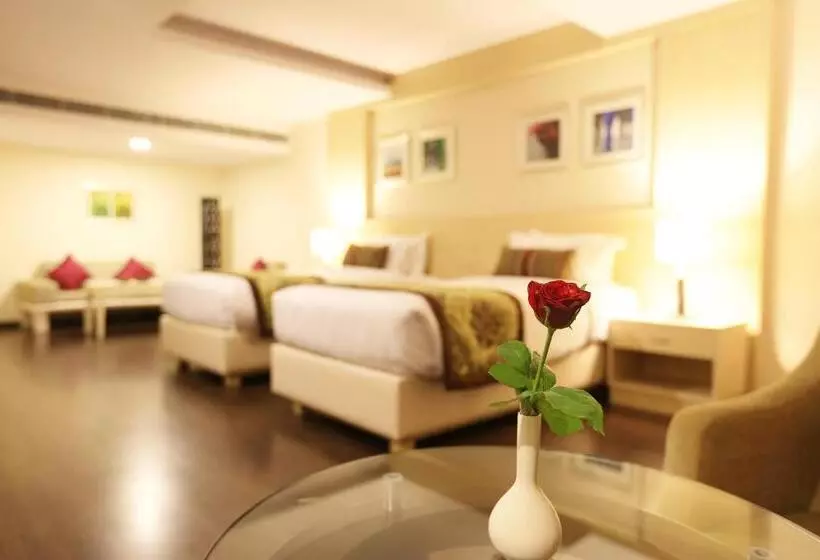 اتاق لوکس, Golden Tulip  Jaipur