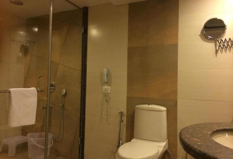 デラックスルーム, Golden Tulip  Jaipur