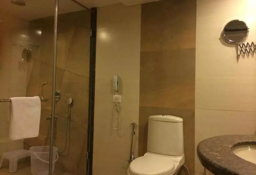 اتاق لوکس, Golden Tulip  Jaipur