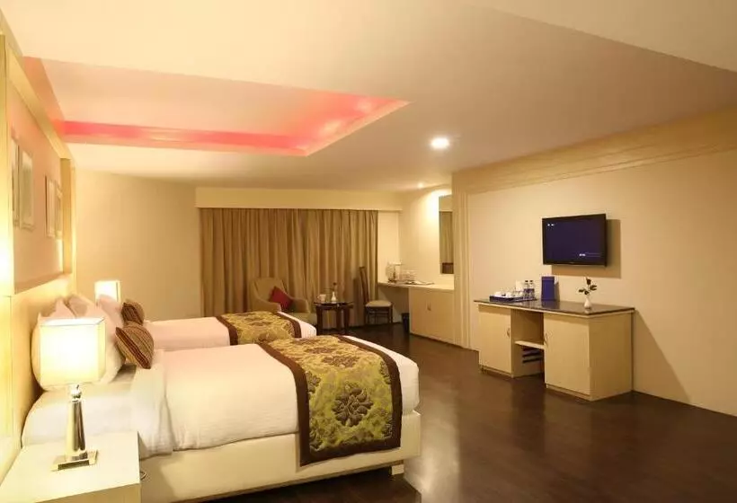 اتاق لوکس, Golden Tulip  Jaipur