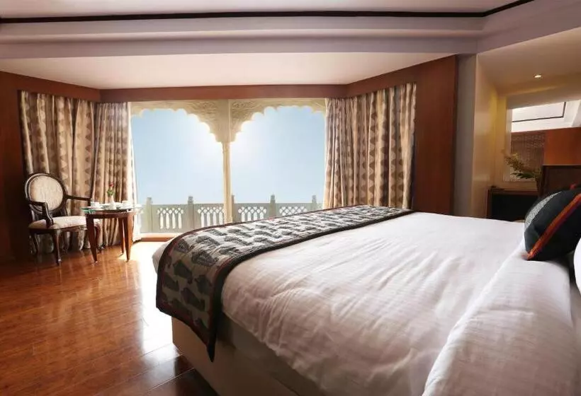 سوییت جونیور, Golden Tulip  Jaipur