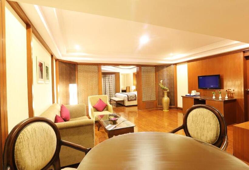 ジュニアスイート, Golden Tulip  Jaipur