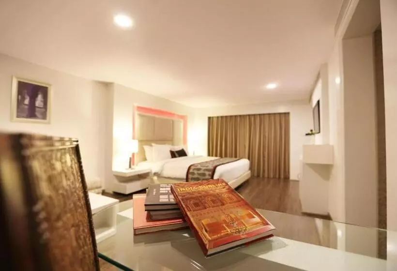 اتاق لوکس, Golden Tulip  Jaipur