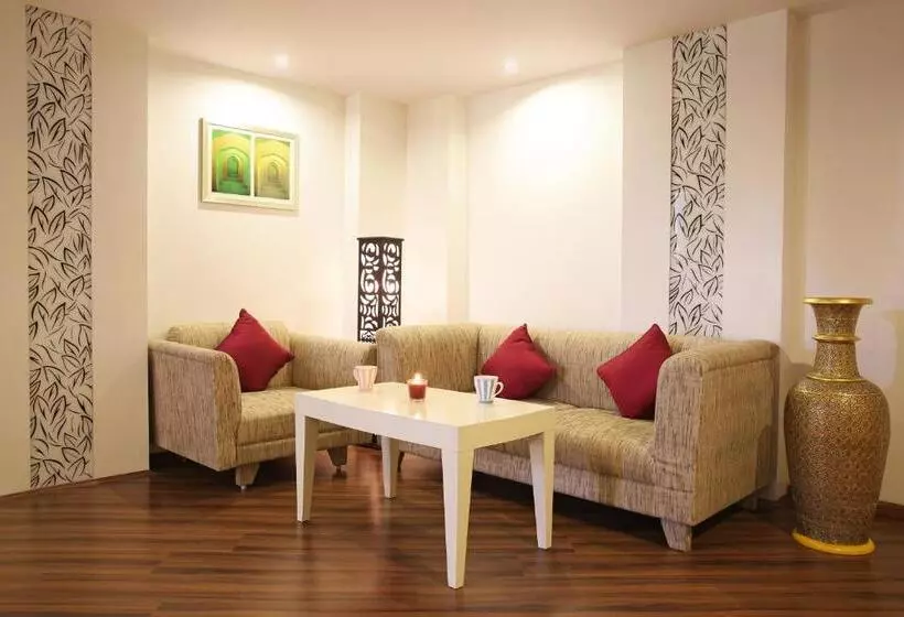سوییت لوکس, Golden Tulip  Jaipur