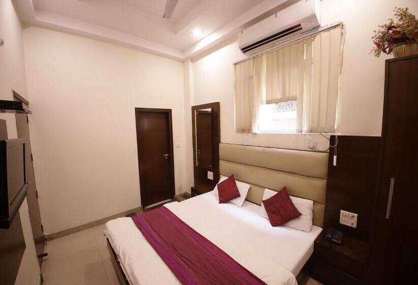 Номер Стандарт, Golden Wings