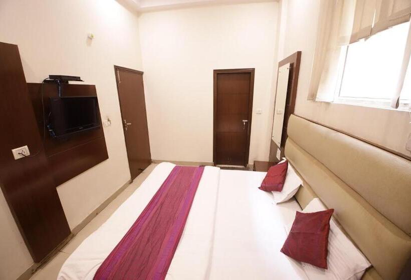 Номер Стандарт, Golden Wings