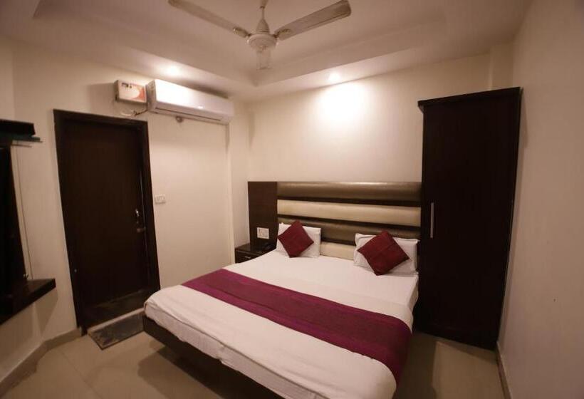 Номер Стандарт, Golden Wings