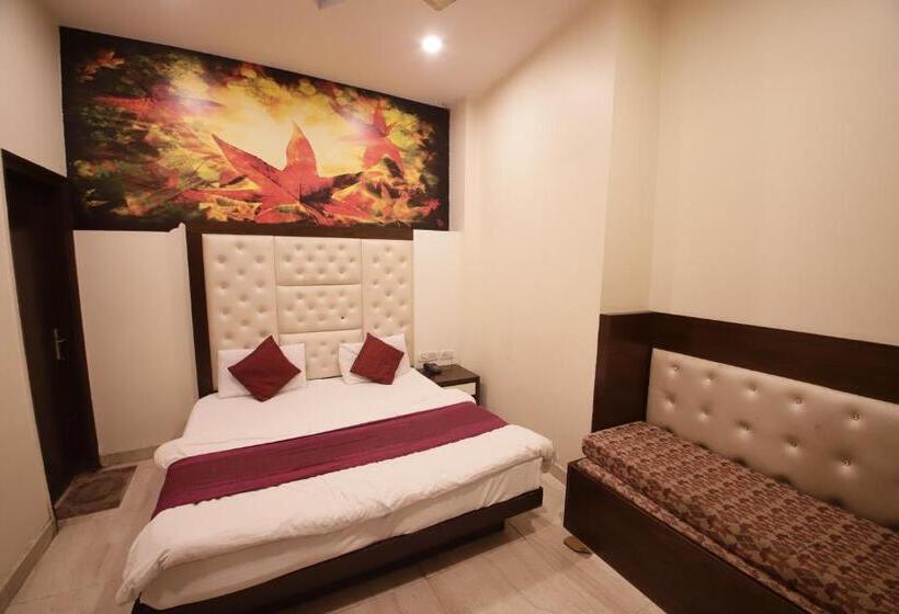 Номер Superior, Golden Wings