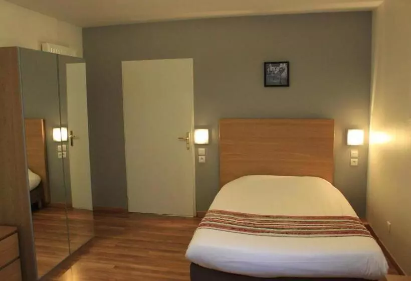 スタンダード4人部屋, De Paris