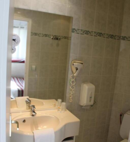 コンフォートトリプルルーム, De Paris