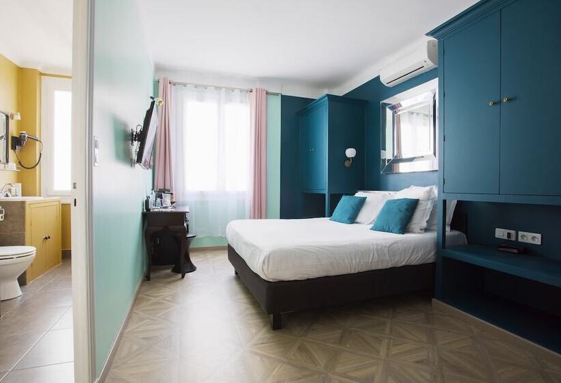 수피리어 룸, Mademoiselle