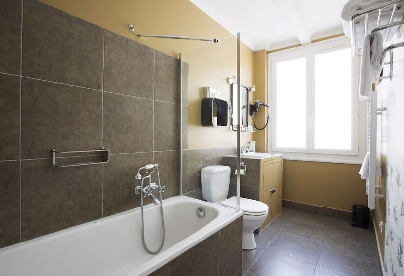 수피리어 룸, Mademoiselle