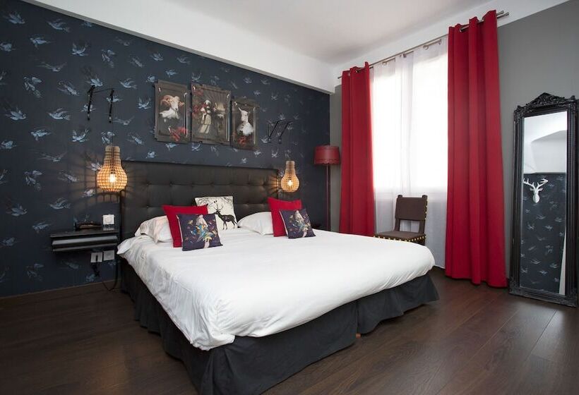 수피리어 룸, Mademoiselle