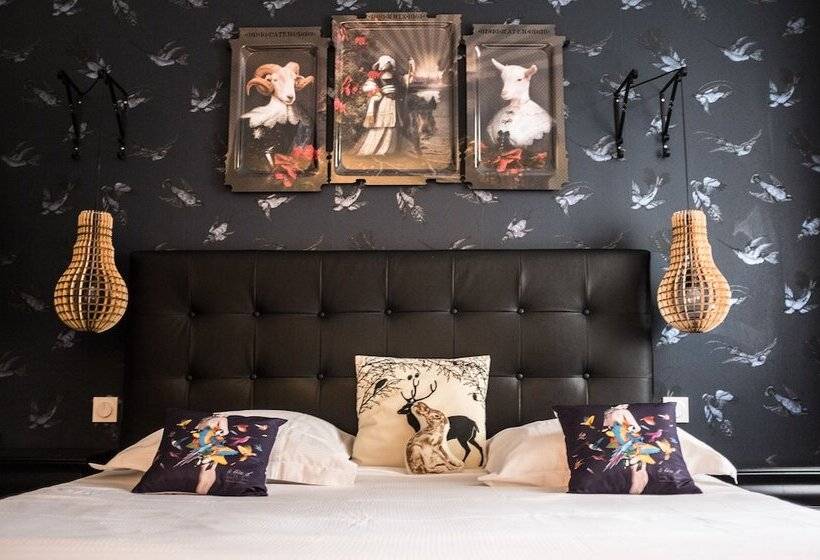 수피리어 룸, Mademoiselle