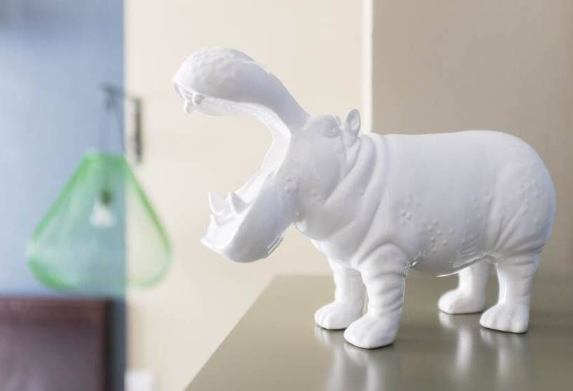 수피리어 룸, Mademoiselle