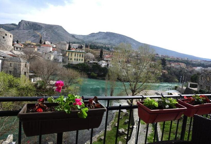 اتاق استاندارد با چشم‌انداز رودخانه, Pansion Villa Nur