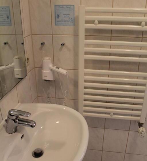 חדר קומפורט, & Restaurant Zum Kap Arkona