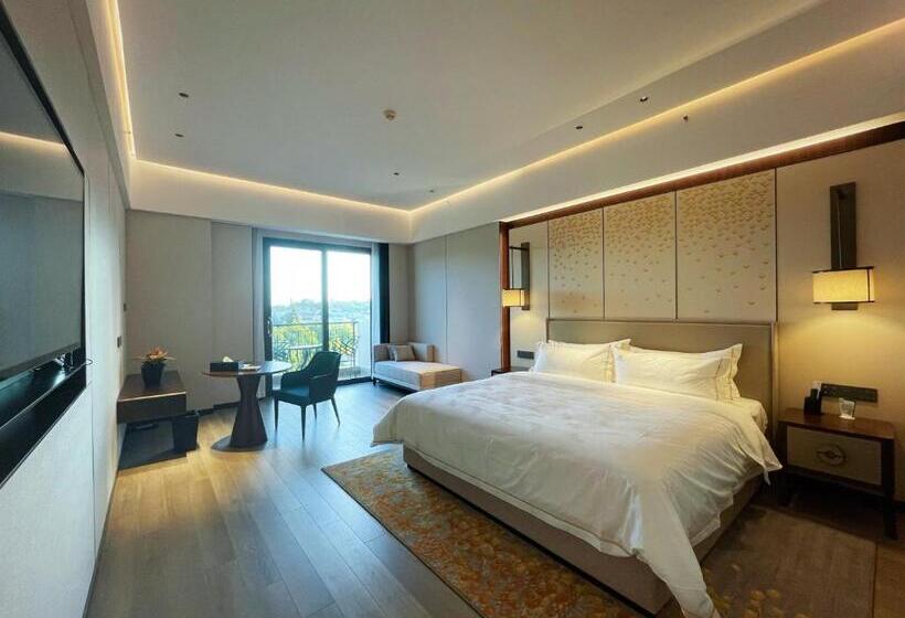 Номер Deluxe, Taishan Junhaiyue Phoenix