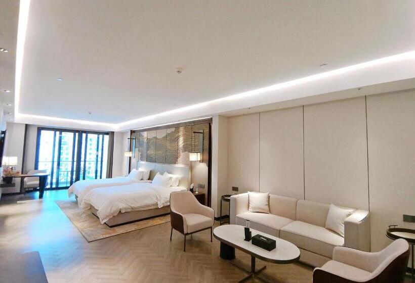 Люкс Superior, Taishan Junhaiyue Phoenix